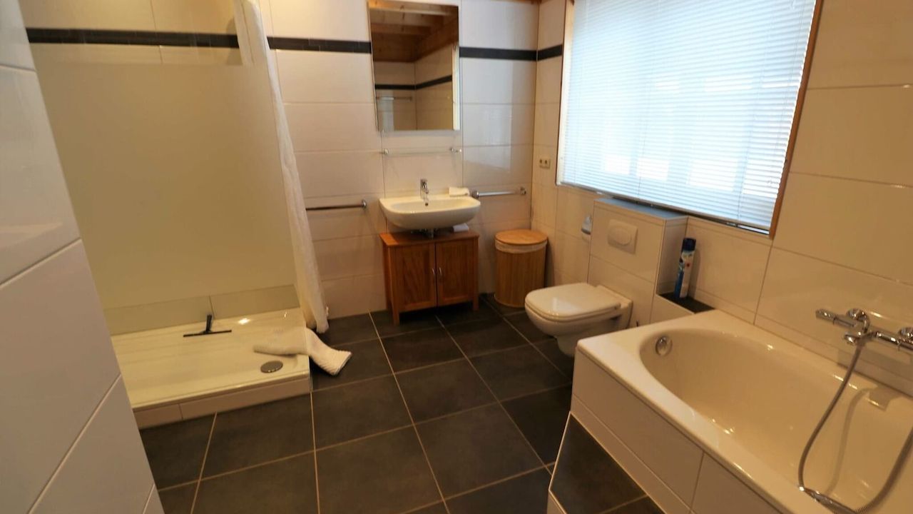 BathRoom BathRoom